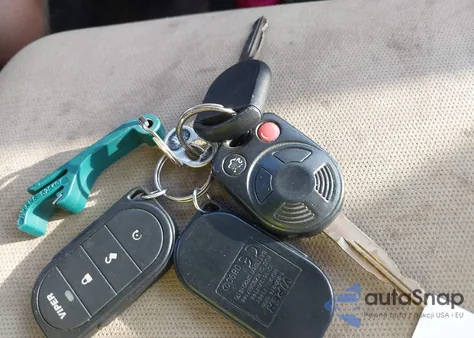 2010 Ford Mustang V6/V6 Premium z USA, uszkodzony, nr VIN 1ZVBP8AN4A5155570